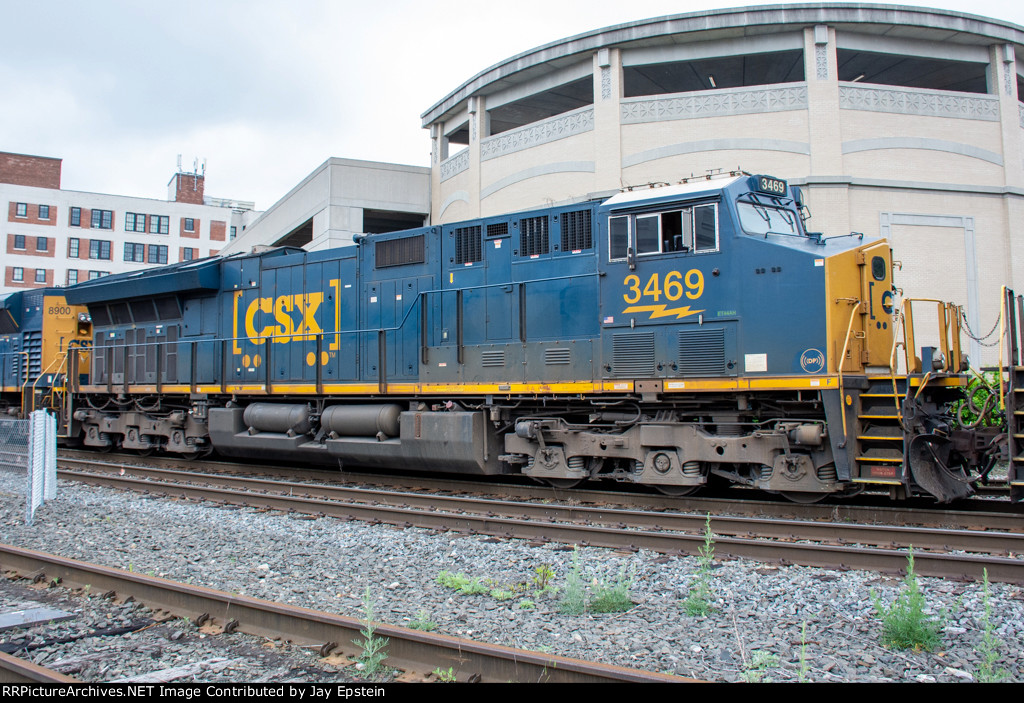 CSX 3469 trails on L002